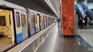 Мичуринский проспект метро  - ярчайшая, цветущая, оригинальная, с #Windows на Запад #metro #Moscow