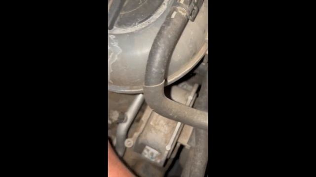 How to change the headlight on a 2016 Volkswagen Golf DIY video #volkswagen #vwgolf #vw смотреть онлайн