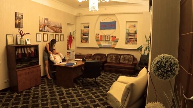 Измены / Чем занимается муж с секретаршей пока жена дома