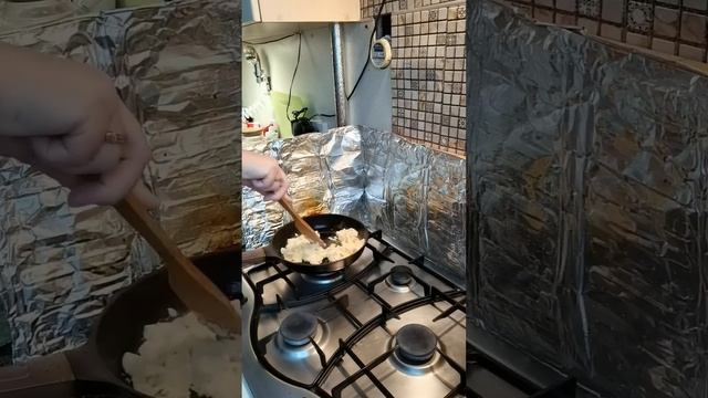 Фантастическое блюдо сардельки в армянском лаваше с сыром и омлетом от Евгения Сергеевича) смотреть онлайн