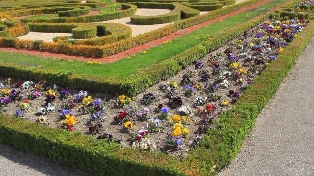 Schloß Schönbrunn. Spring. Vienna. Austria. Дворец Шёнбрунн. смотреть онлайн