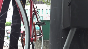 Магнитные педали для парковки велосипеда