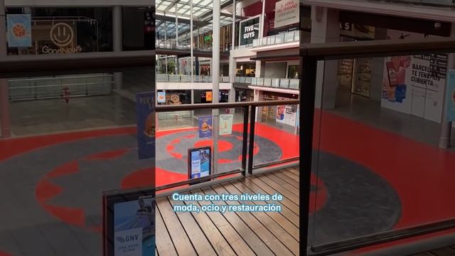 un CENTRO COMERCIAL INIGUAL ?? La Maquinista l Barcelona