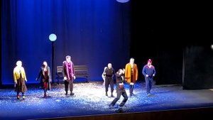 Финальный танец, он же выход на поклон артистов спектакля "Когда ангелы шутят"