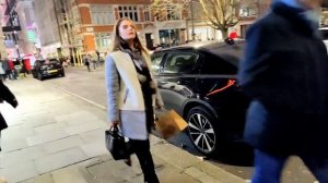 Вечерний стрит стайл в Лондоне. Уличная мода.