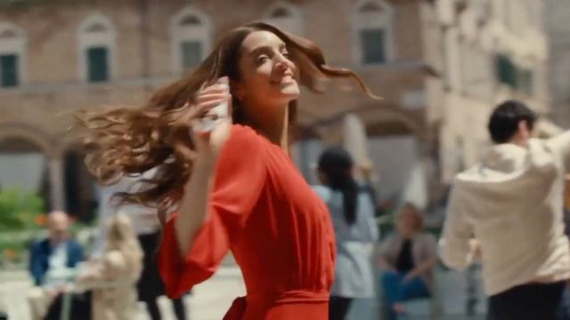 ASCOLI PICENO Piazza del Popolo Kinder Bueno pubblicità già in Polonia ?? смотреть онлайн