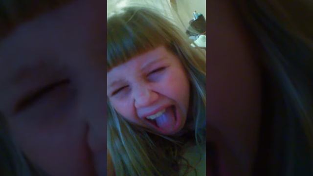 Короче говоря мне поставили горчичники а в конце видео купили вкусняшки смотреть онлайн