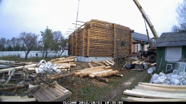 Установка рубленого дома из Архангельской сосны 260-280мм. Строительная компания Витязь-Строй