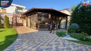 Безрамное остекление беседки, убрали мягкие окна. Раздвижное остекление беседки.