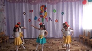 Танец девочек (детский сад 04.03.16)