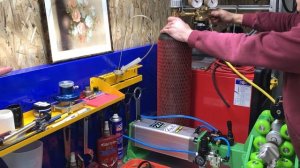 Процесс заправки амортизатора WP азотом.