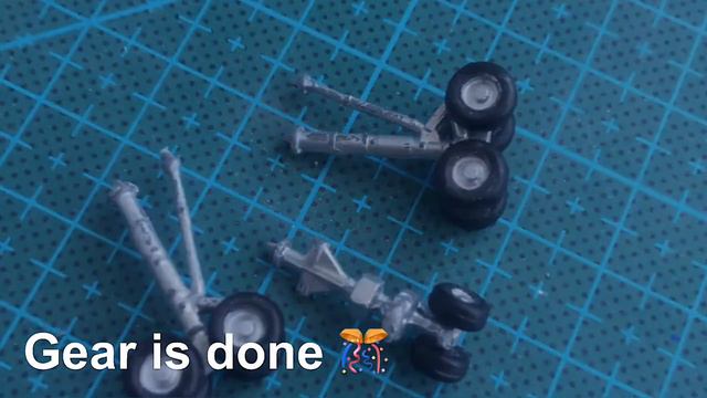 Part 3 / Assembly models / EASTERN EXPRESS 1/144 Boeing 757-300 Condor / BigScale смотреть онлайн