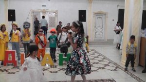 Зуби зуби Диана Жанель