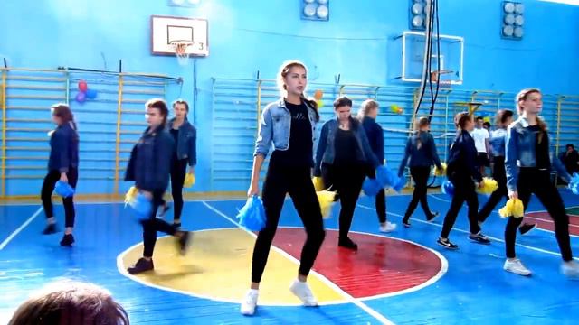 Черлидинг - команда "Село". ЗСШ № 40, 10-А класс. смотреть онлайн