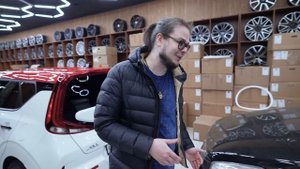 Подарили машину незнакомому человеку…!