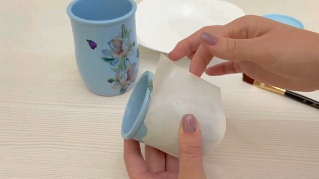 Декупаж. Украшение керамических баночек с помощью переводных наклеек смотреть онлайн