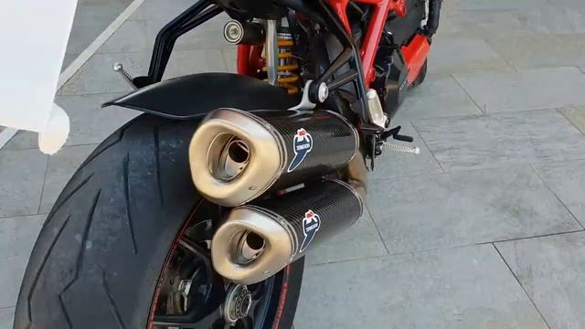Ducati Streetfighter 848 Termignoni Sound Comparison