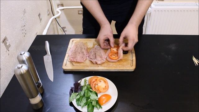 Готовим сами. Куриные грудки с томатами и базиликом смотреть онлайн