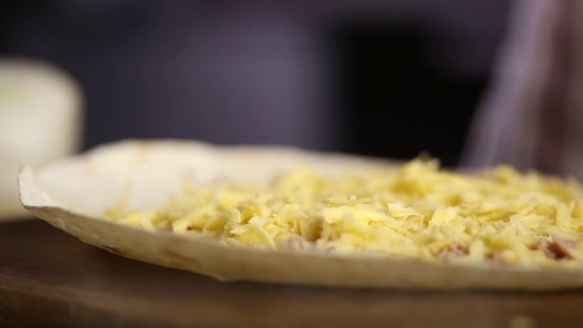Рулет из лаваша с тунцом