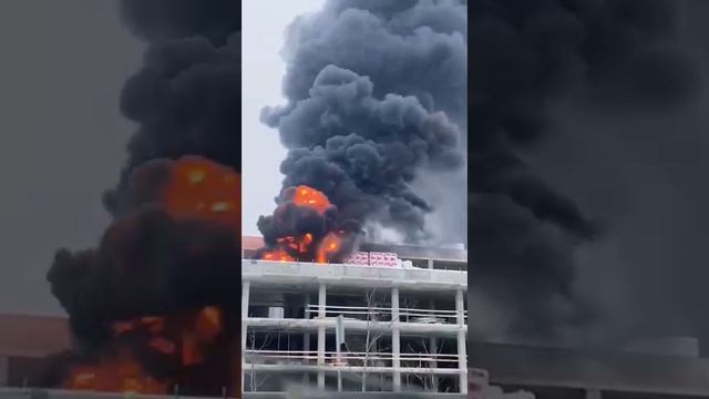 Пожар в Питере.Горит стройка на московском шоссе