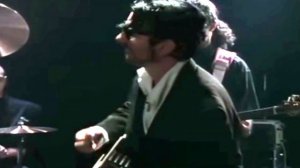 Пел гитаре саксафон  - Виктор Беспалов