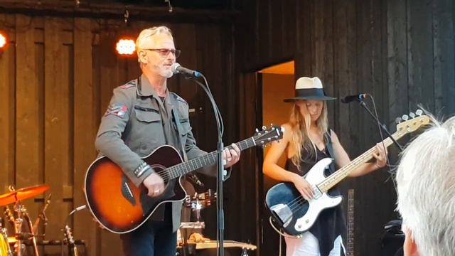 Uno Svenningsson - Under ytan смотреть онлайн