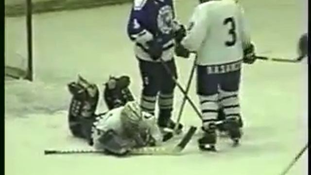 Видео фрагменты матча ЦСКА Устинка 2001г 15 Февраля 2011 Спорт Темиртау 1 смотреть онлайн