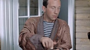 Косой выпил одеколон (из к/ф "Джентльмены удачи")