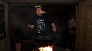 Жареная картошечка с фаршем и плавлеными сырками в казане