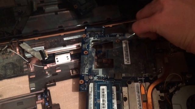 LENOVO G580 замена клавиатуры и чистка кулера ! смотреть онлайн