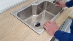 Как врезать и установить мойку на кухню.Установка мойки. Работа