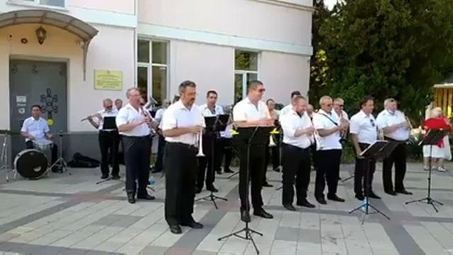 В городском саду играет духовой оркестр смотреть онлайн