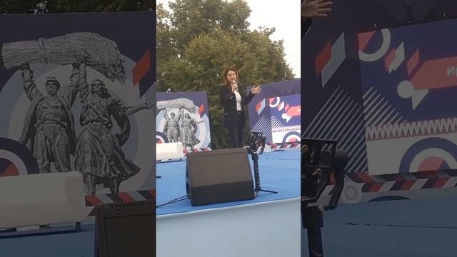 Ирина Слуцкая. О скандинавской (северной) ходьбе. Москва. День города.