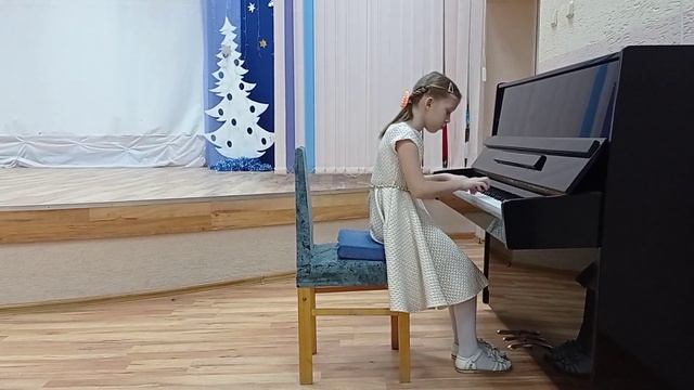 Митина Полина. 8 лет.  П.Цильхер "У гномов" смотреть онлайн