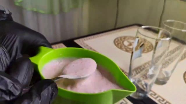 КАК ВКУСНО И БЫСТРО ОХЛАДИТЬСЯ!!Молочный бананово-клубничный КОКТЕЙЛЬ!! ЗА 5 МИНУТ!!!