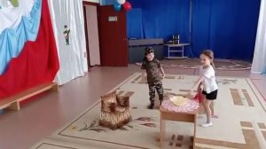 Инсценировка к  23 февраля. Исп. дети разновозрастной группы № 2 МБДОУ "ЦРР - детский сад "Теремок"