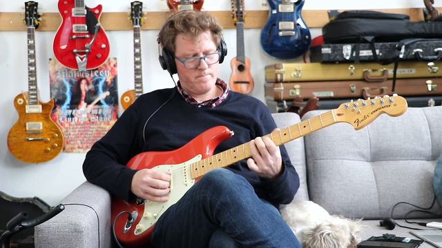 FENDER AMERICAN SPECIAL STRATOCASTER - FIESTA RED 2017 смотреть онлайн