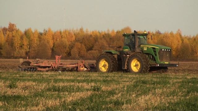 JOHN DEERE 9430 ,дискование с рыхлением почвы. смотреть онлайн