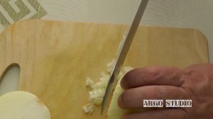 Как быстро и правильно нарезать лук кубиком – способ от ARGoStav Kitchen