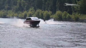 Скоростной катер на подводных крыльях 'ДЕЛЬФИН V2'