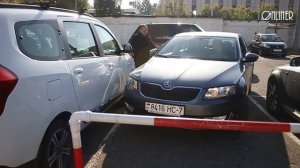 Реально ли выехать с парковки если подперли со всех сторон?