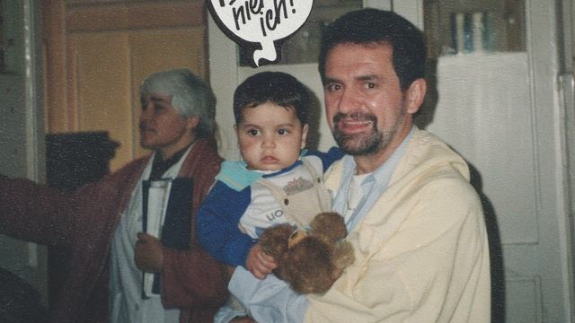 An Adoption Story: Alex Kuch's Early Life from a Romanian Orphanage into his Adopted German Family смотреть онлайн