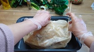 Любишь курицу - приготовь целую курицу, запеченную в рукаве с картошкой и яблоками в духовке