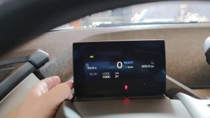 BMW I3 проверяем в меню остаточную ёмкость батареи