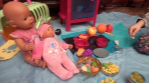 BABY BORN. Настоящая кухня для кукол. Даша как мама. Праздничный стол куколкам BABY BORN.