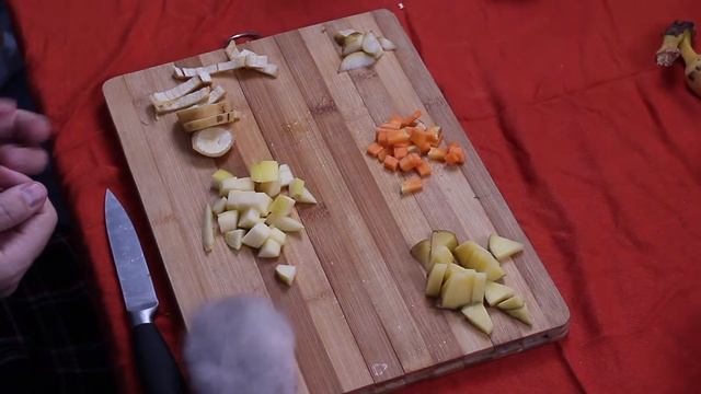 ЧТО ЕДЯТ КРОЛИКИ И ХОМЯЧКИ? ПРОБУЕМ ФРУКТЫ И ОВОЩИ смотреть онлайн