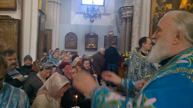 Митрополит Минский и Заславский Павел Освящает хлеб и соль на Благовещение.