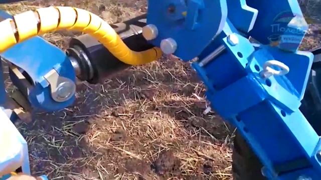 Работа в поле оборотного плуга Дайман 7+1 производства ООО РЗС