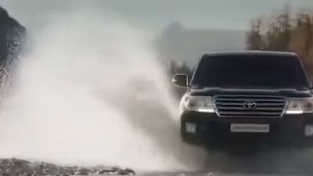 New 2012 Toyota Land Cruiser V8 Design смотреть онлайн