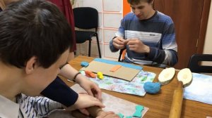 Творческие занятия со взрослыми аутистами